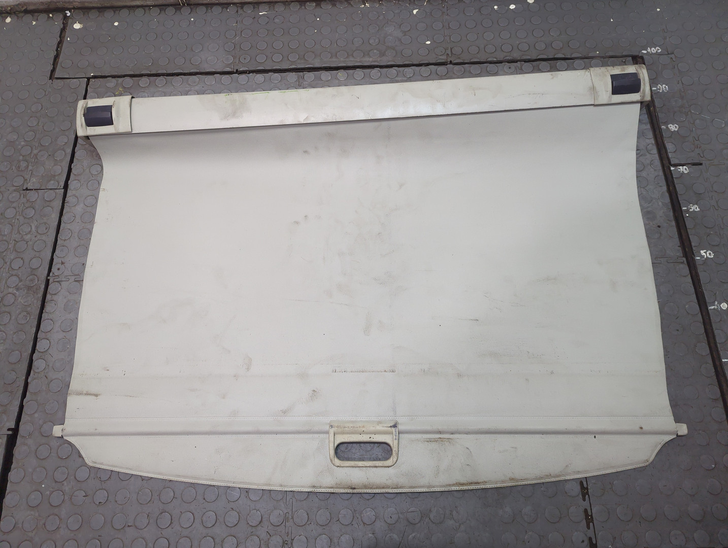 Шторка багажника