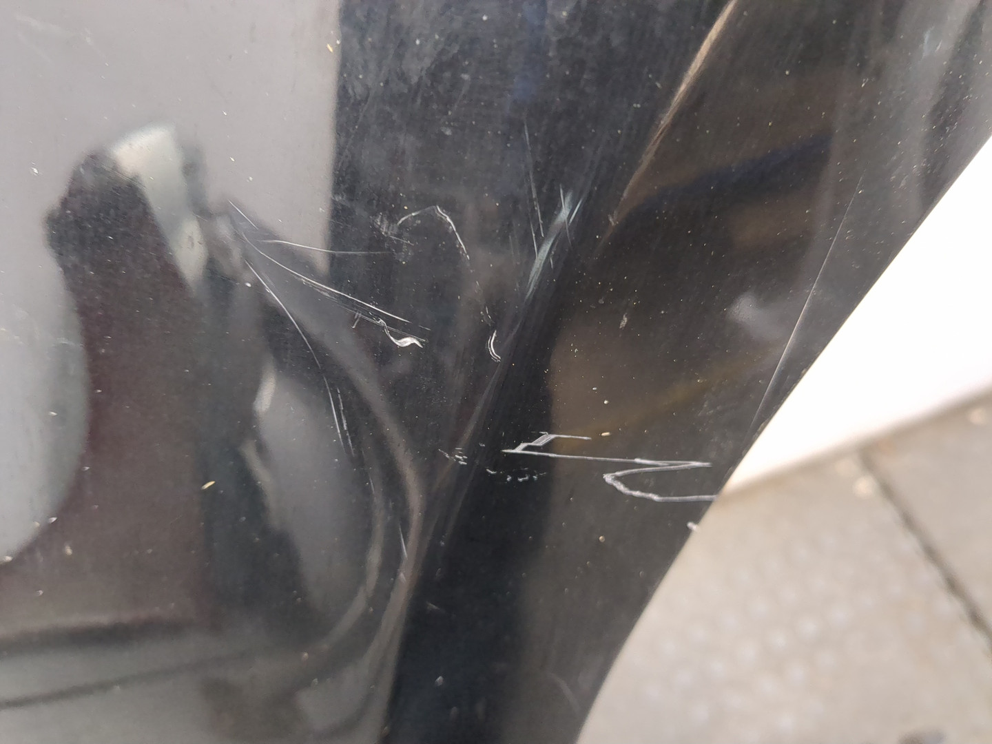 Крыло переднее правое