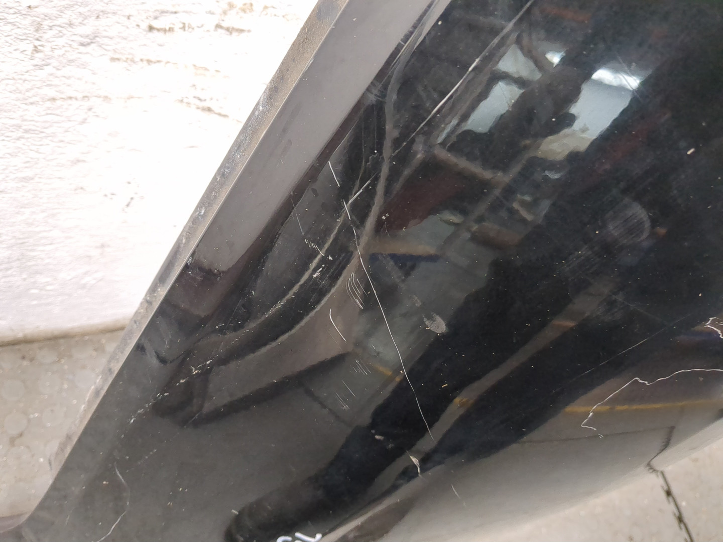 Крыло переднее правое