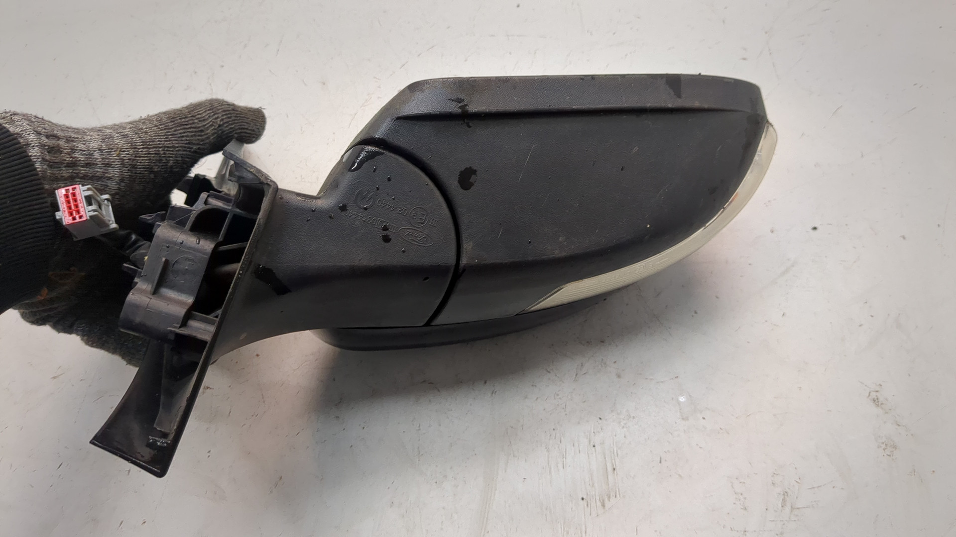 Зеркало правое электрическое