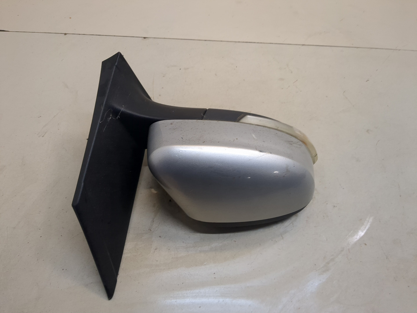 Зеркало правое электрическое