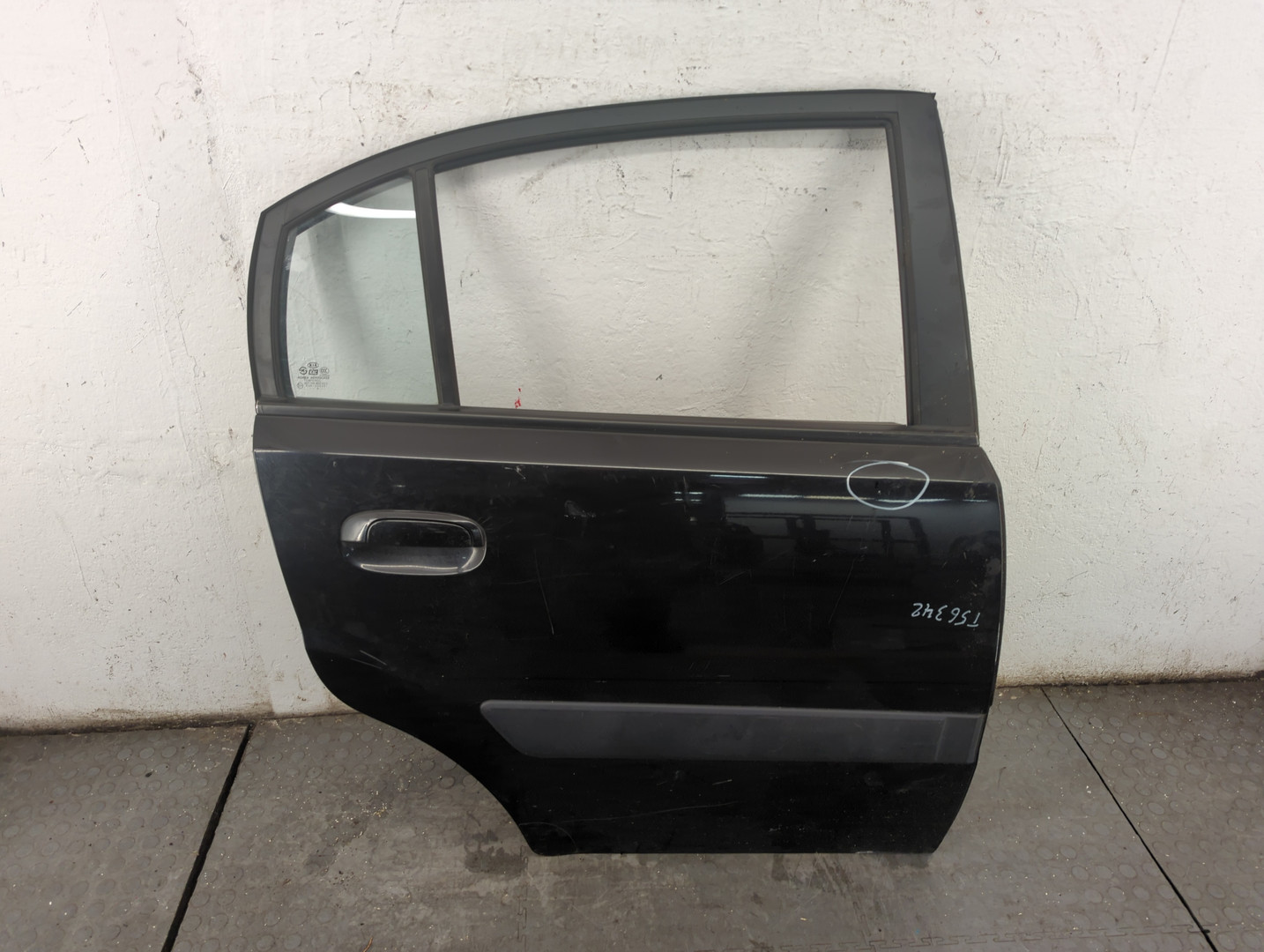 Дверь задняя правая