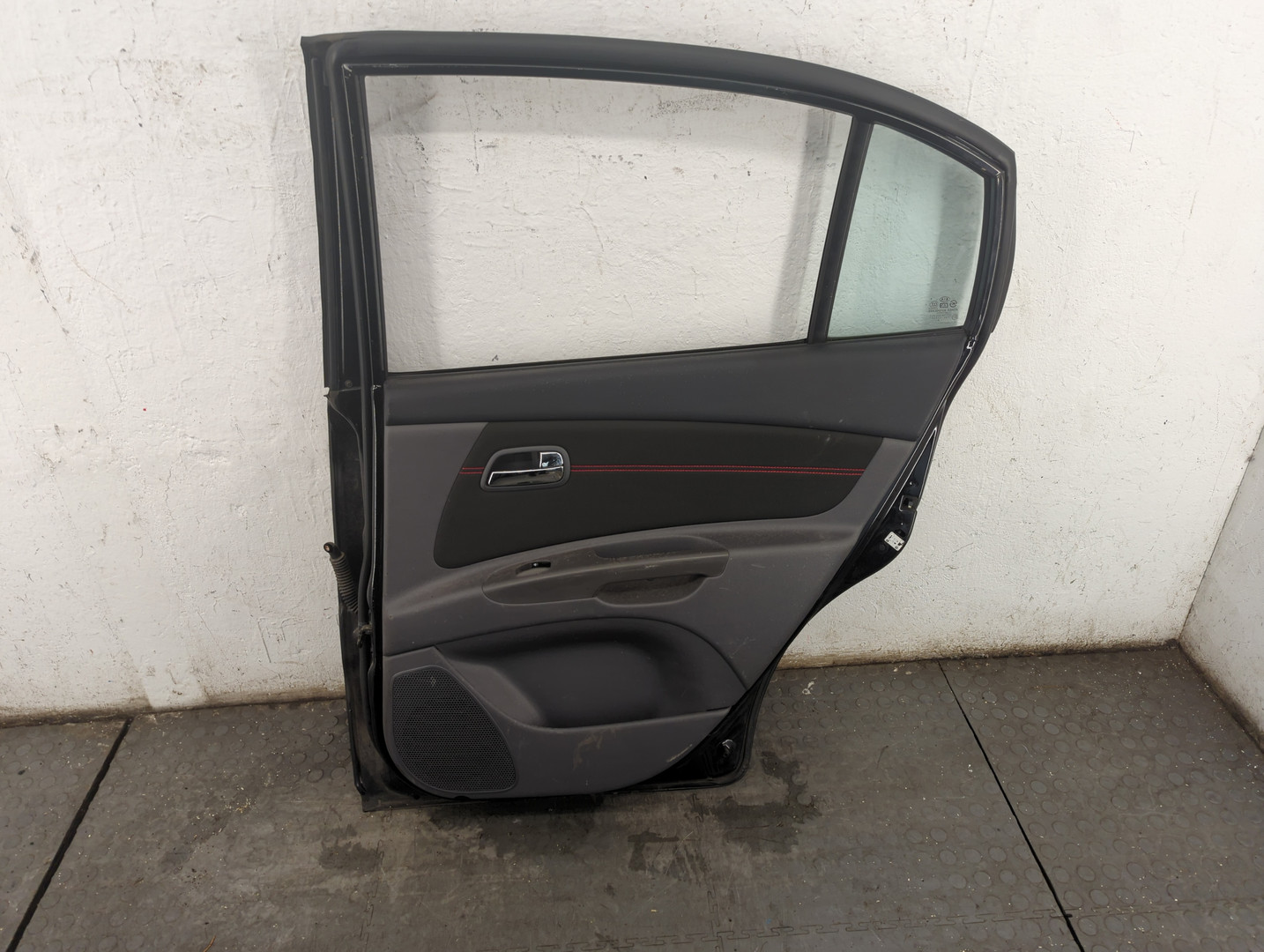 Дверь задняя правая