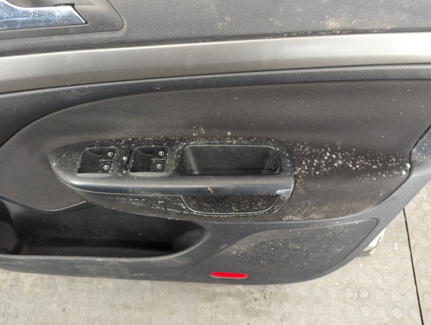 Дверь передняя правая