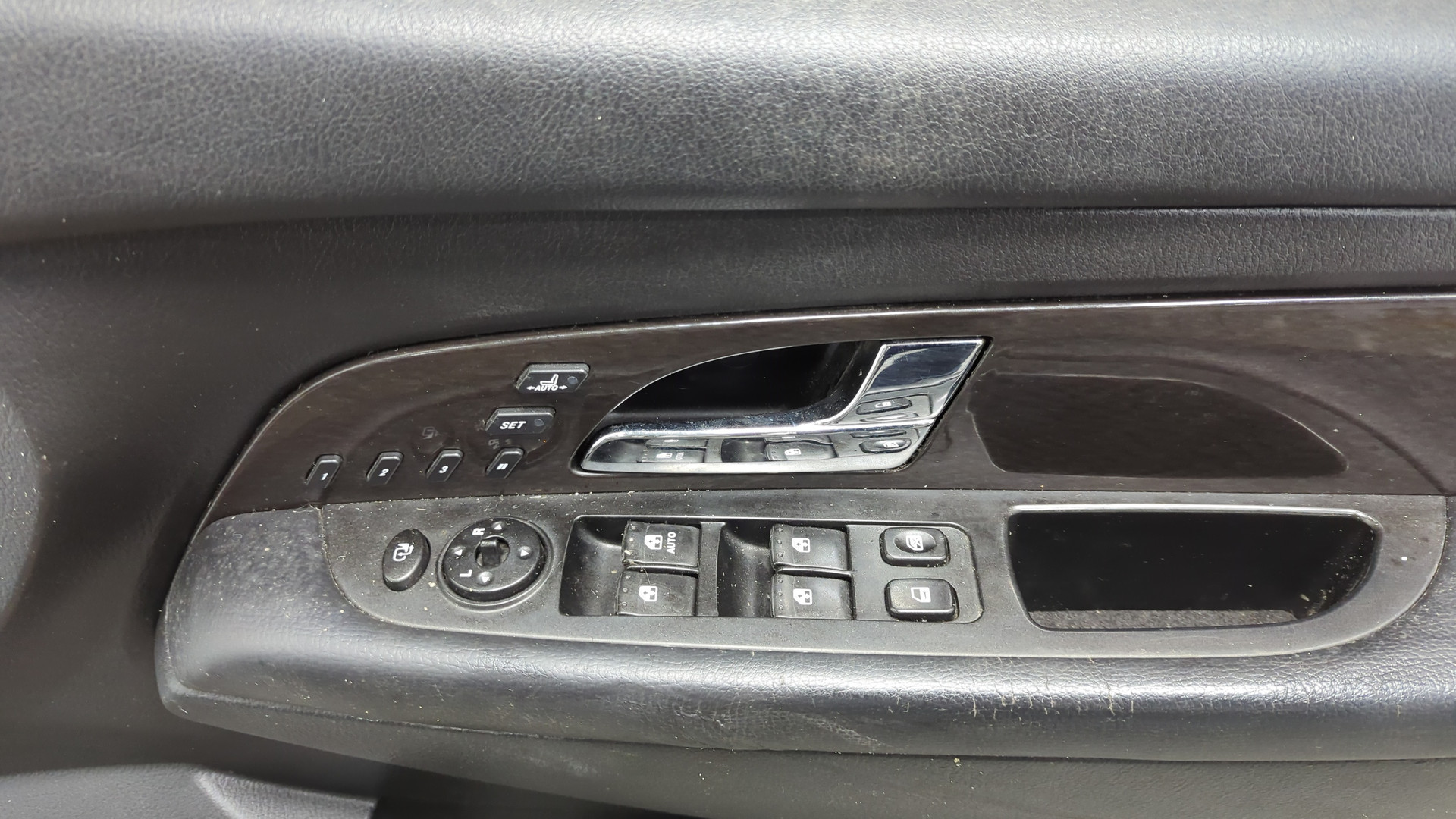 Дверь передняя правая