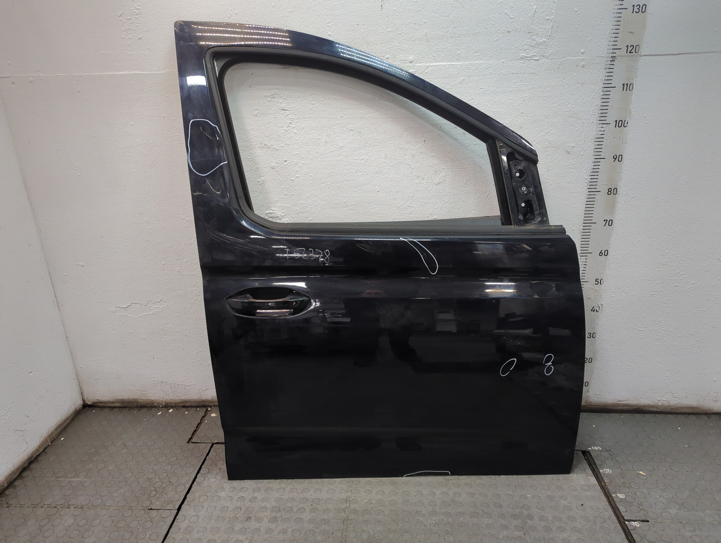 Дверь передняя правая