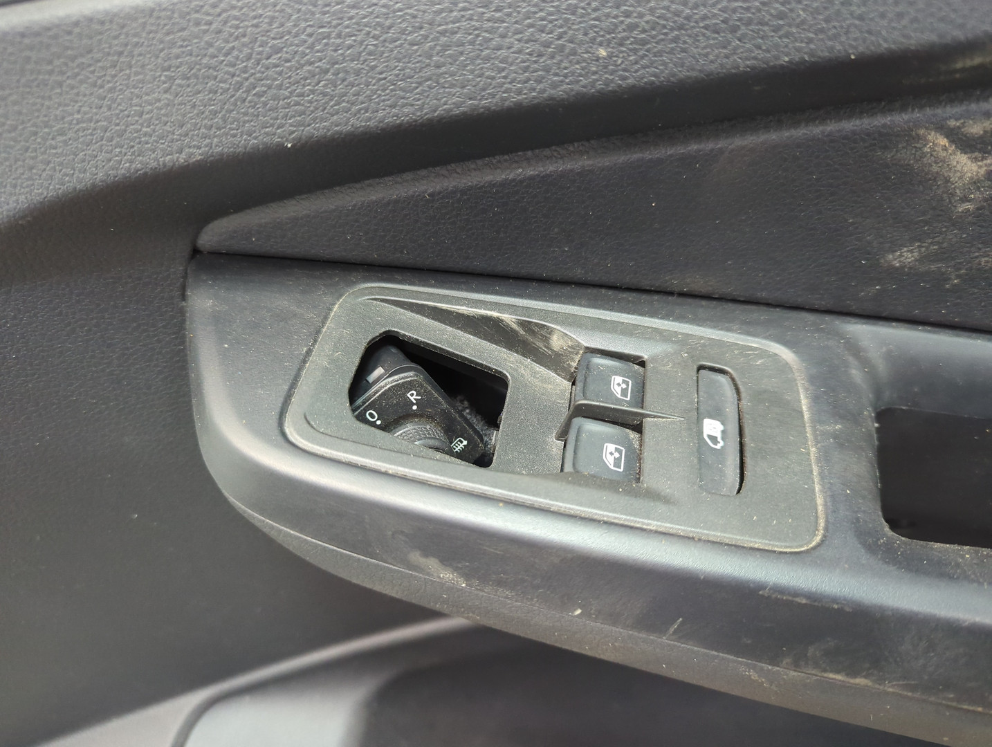 Дверь передняя правая