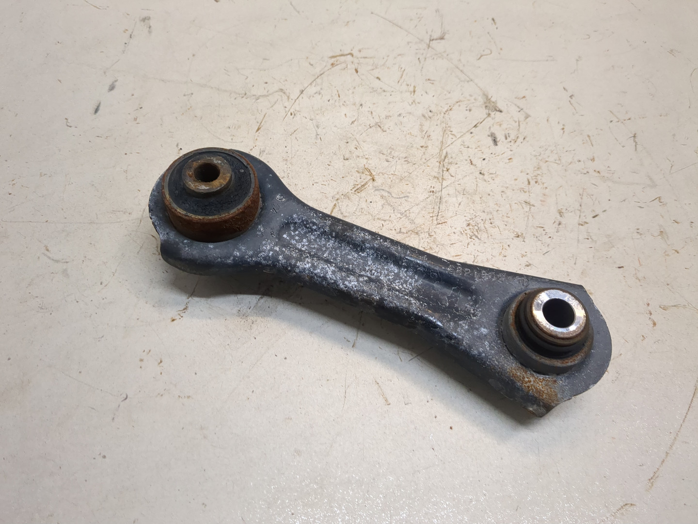 Рычаг задний