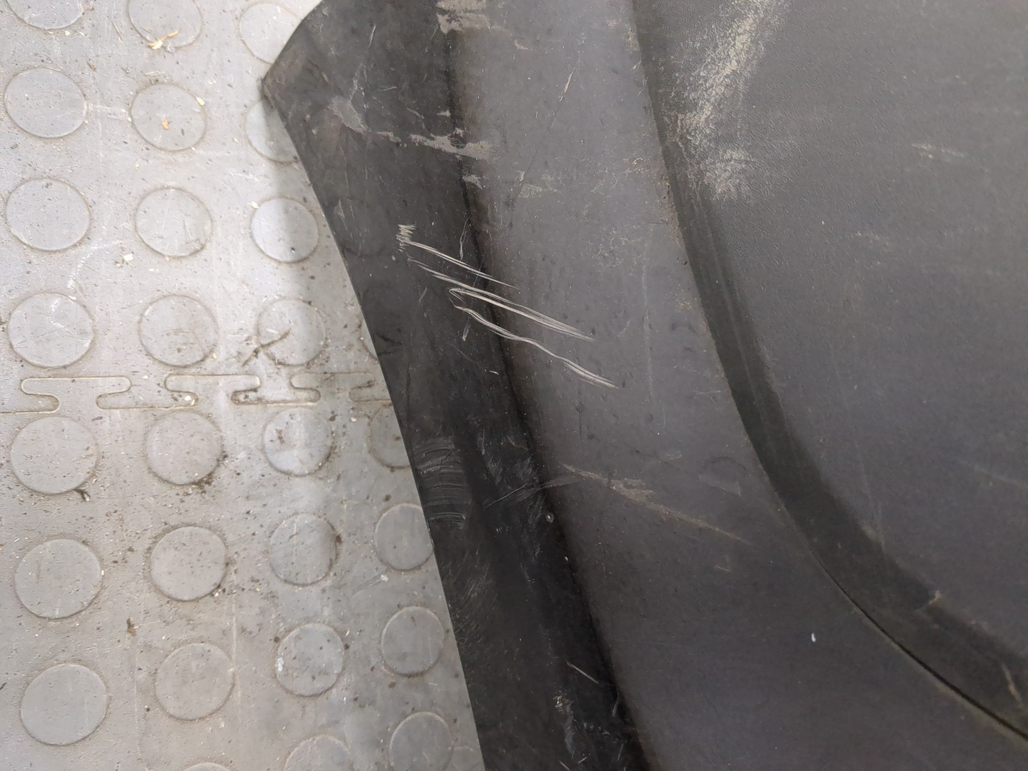 Бампер задний