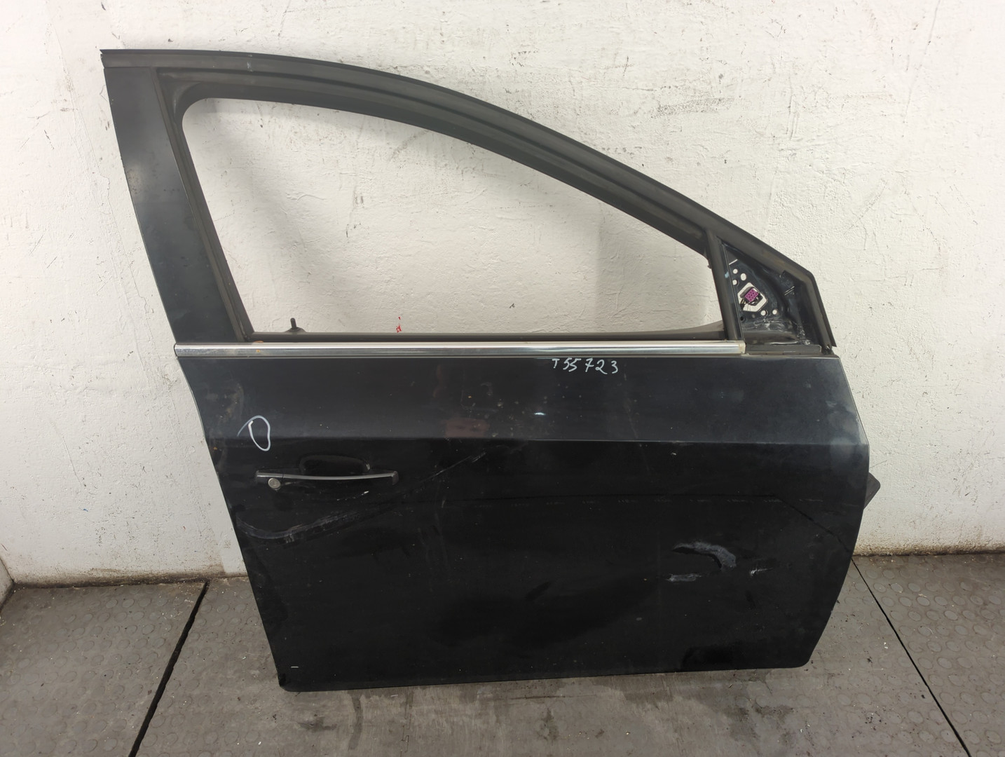 Дверь передняя правая