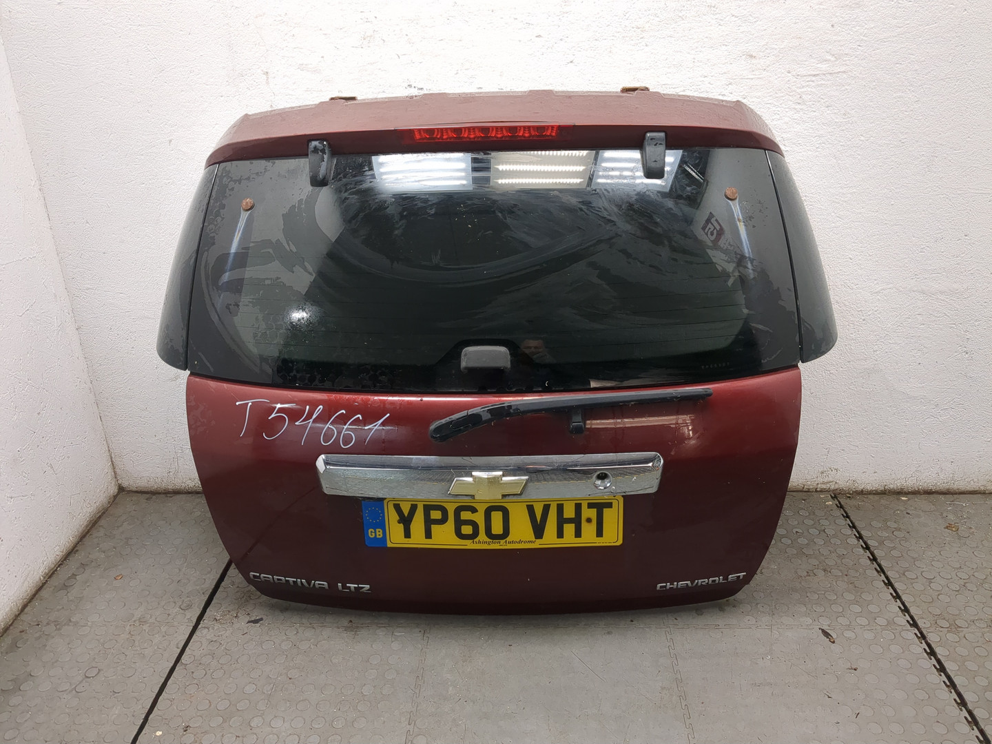 Дверь багажника