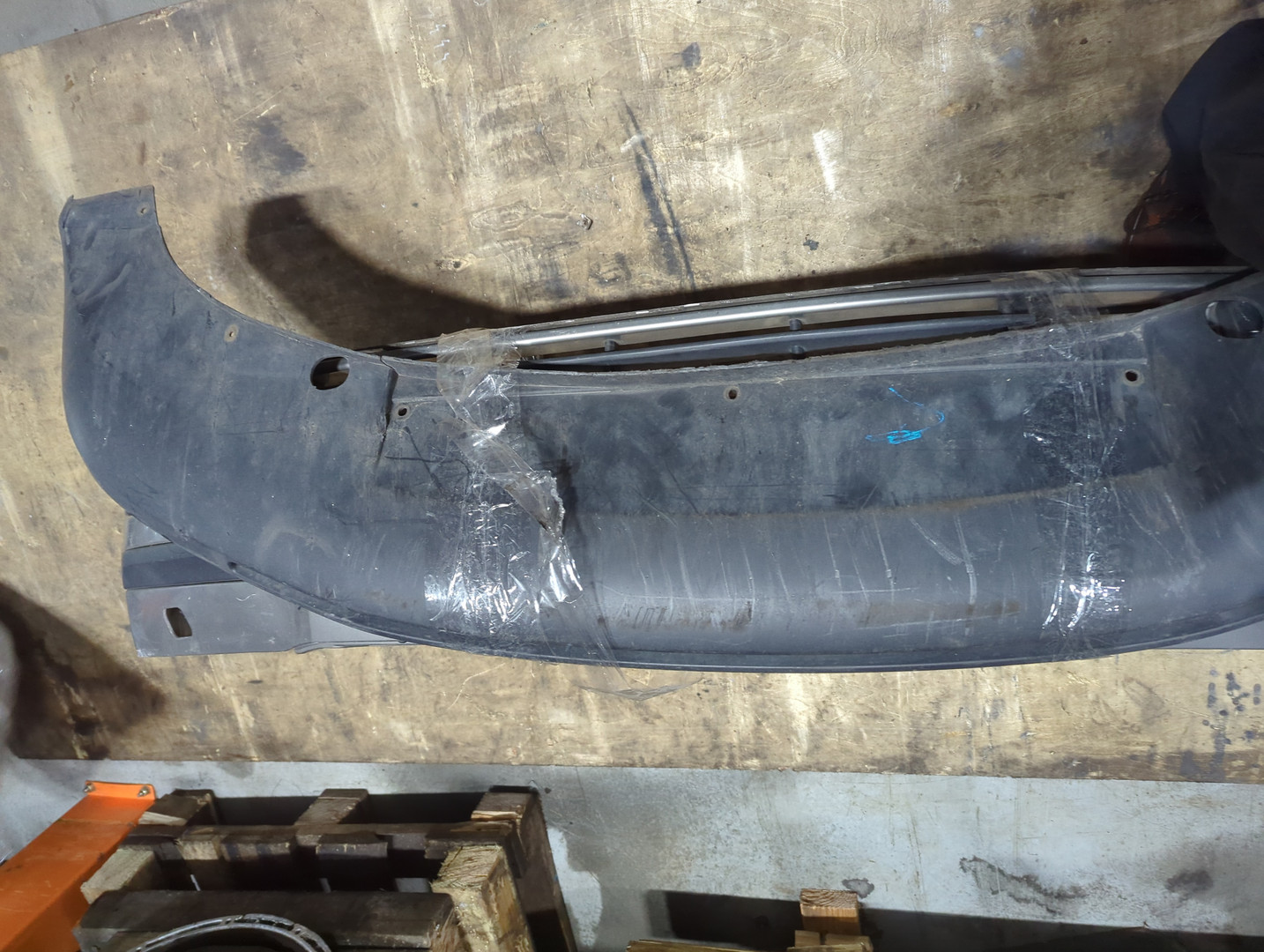 Бампер передний