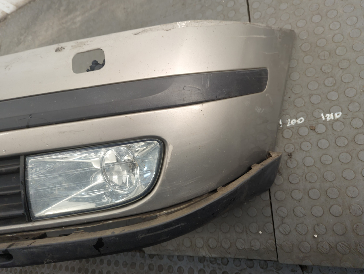 Бампер передний