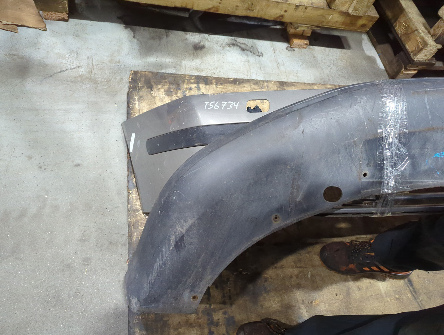 Бампер передний