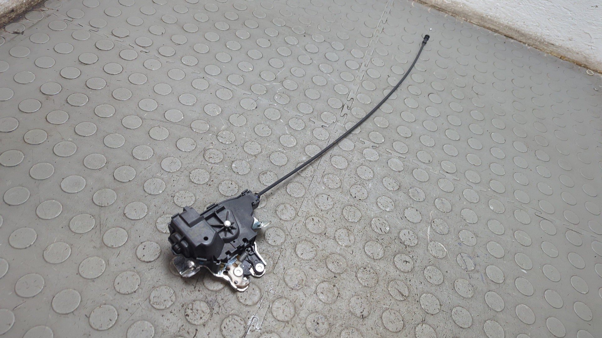 Замок багажника