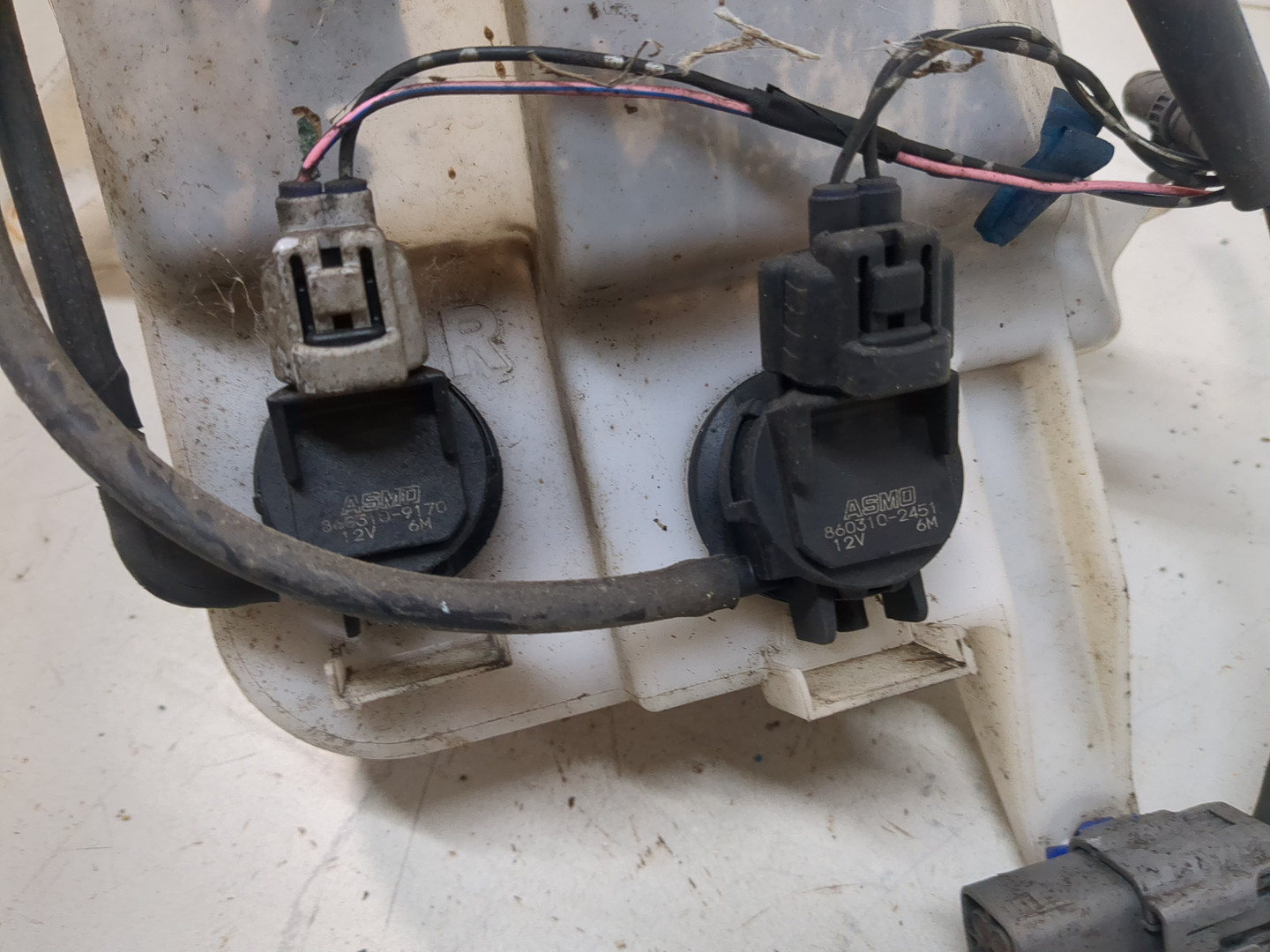 Бачок омывателя лобового стекла