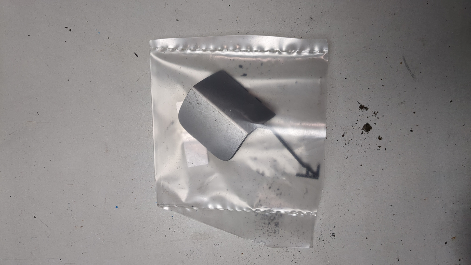 Заглушка буксировочного крюка