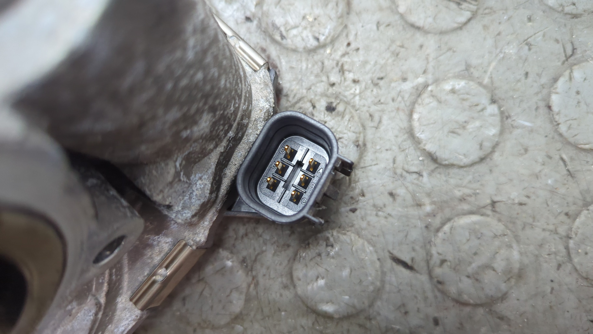 Заслонка дроссельная электрическая