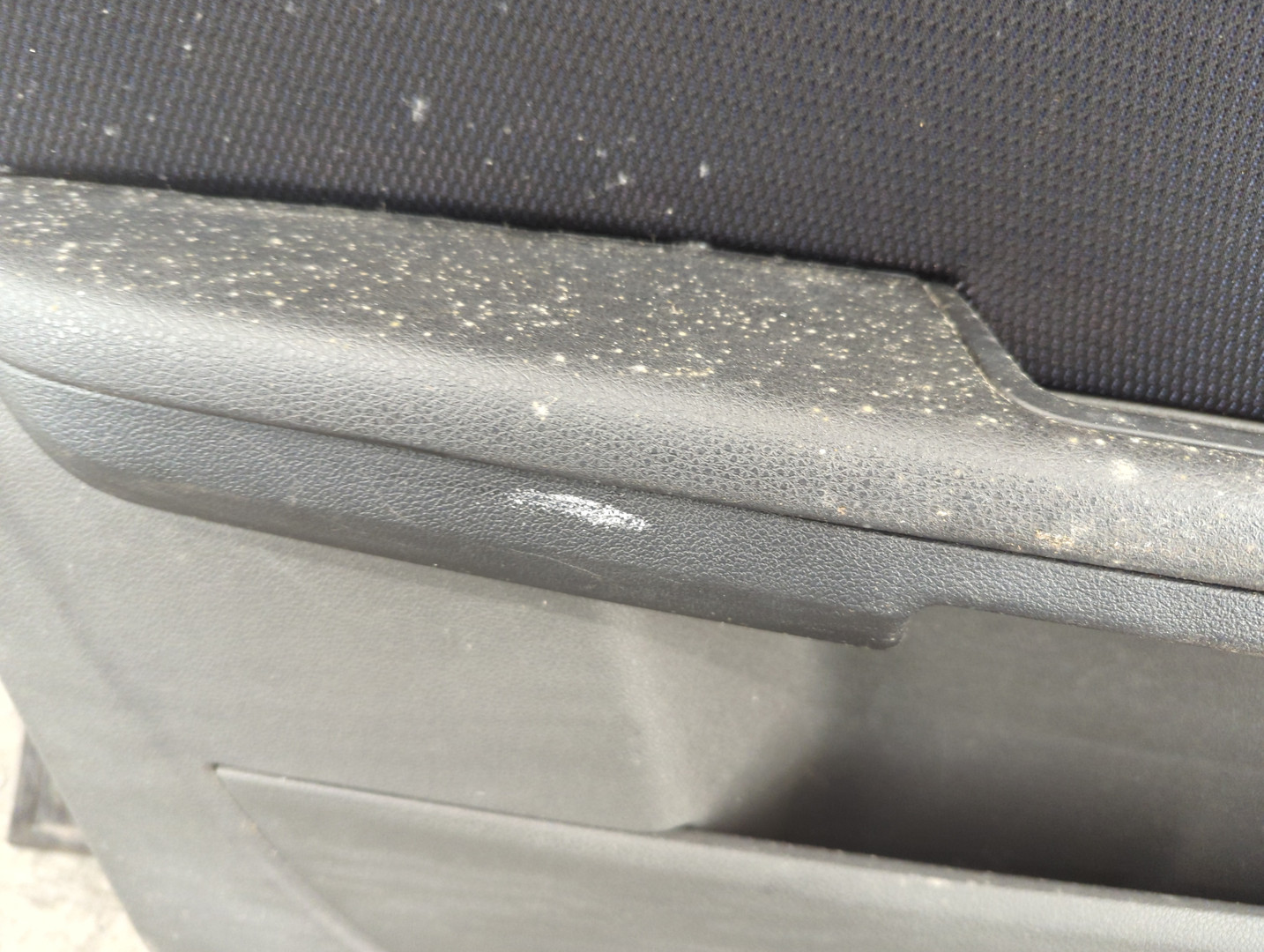 Дверь передняя левая