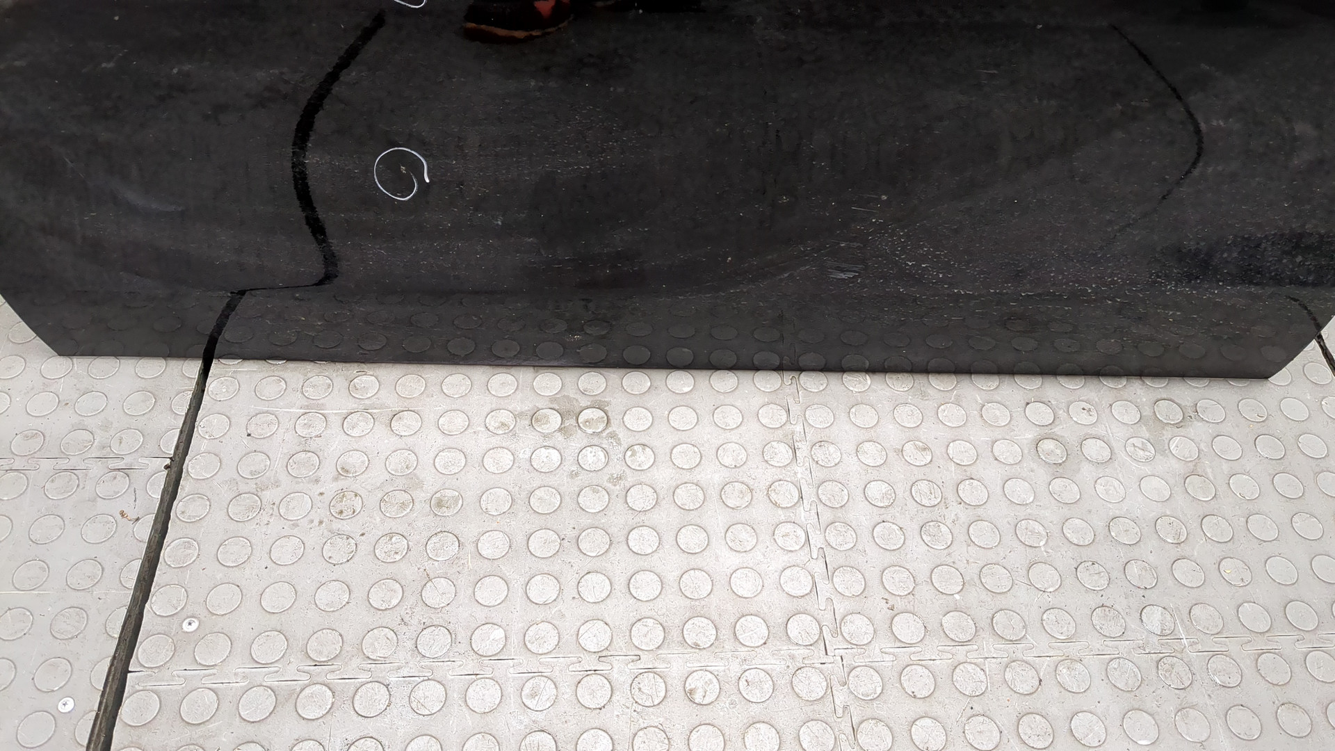 Дверь передняя левая