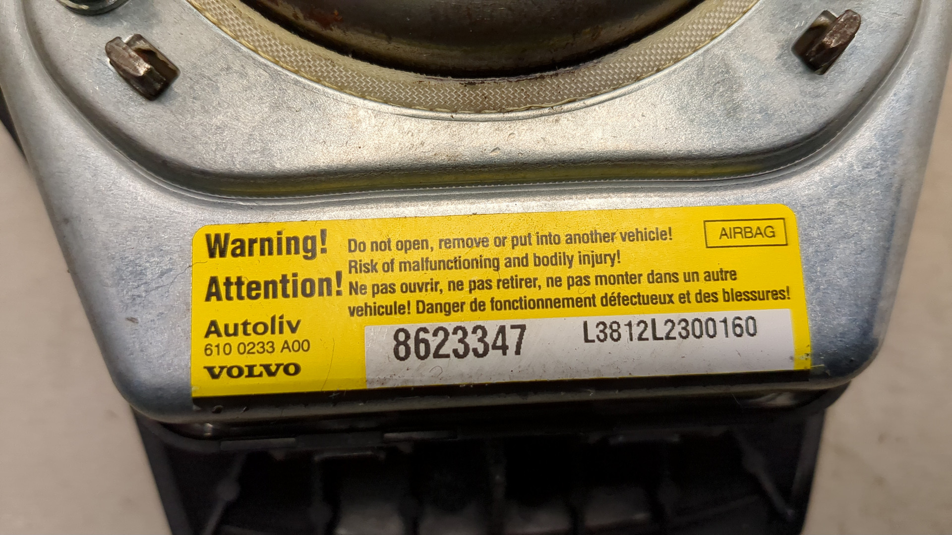 Подушка безопасности в рулевое колесо