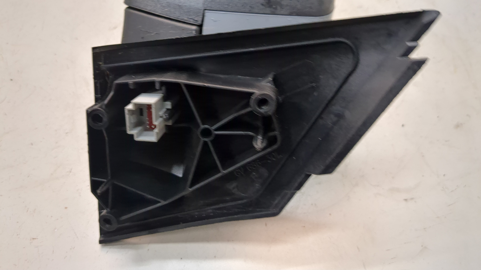 Зеркало левое электрическое