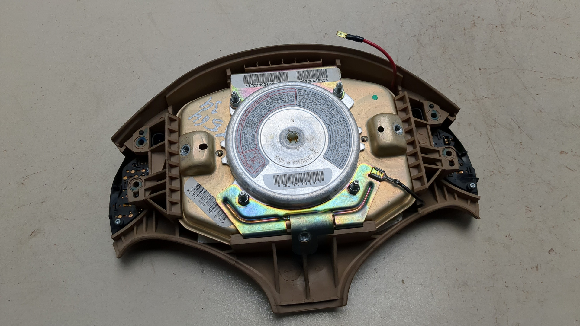 Подушка безопасности в рулевое колесо