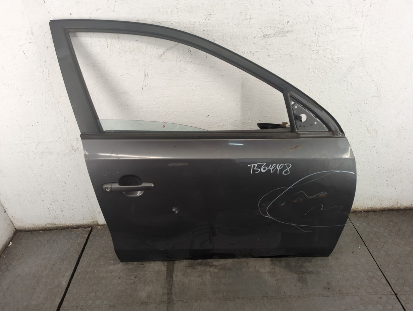 Дверь передняя правая