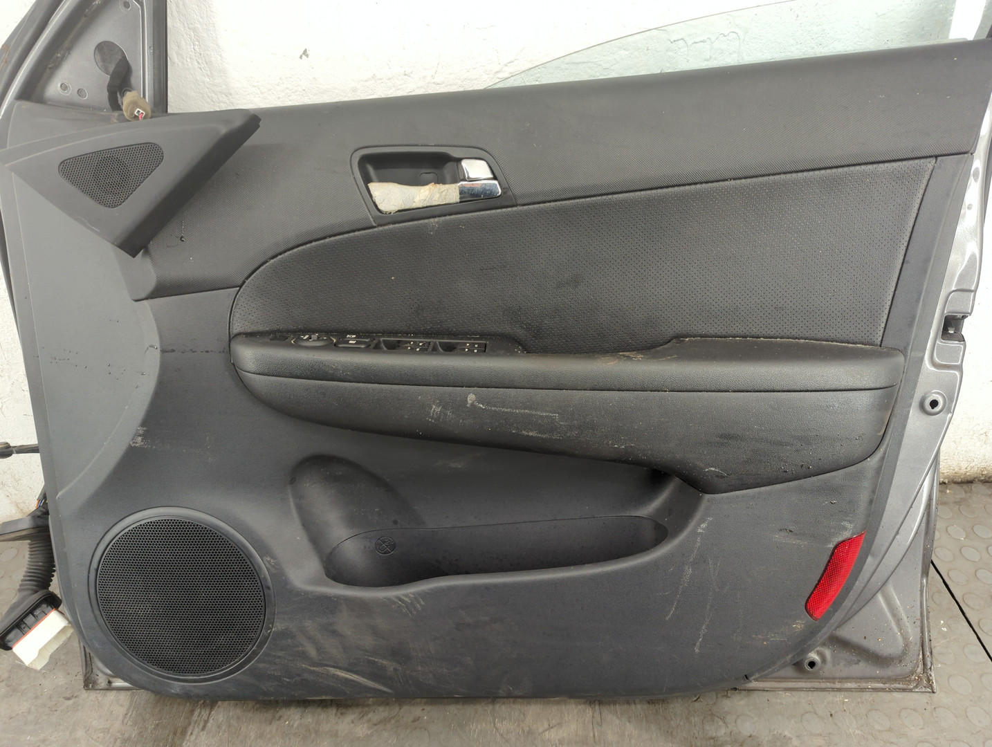 Дверь передняя правая