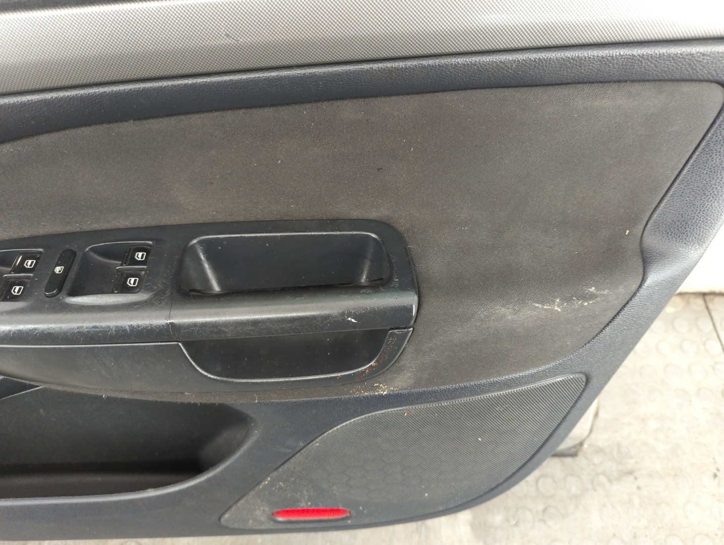 Дверь передняя правая