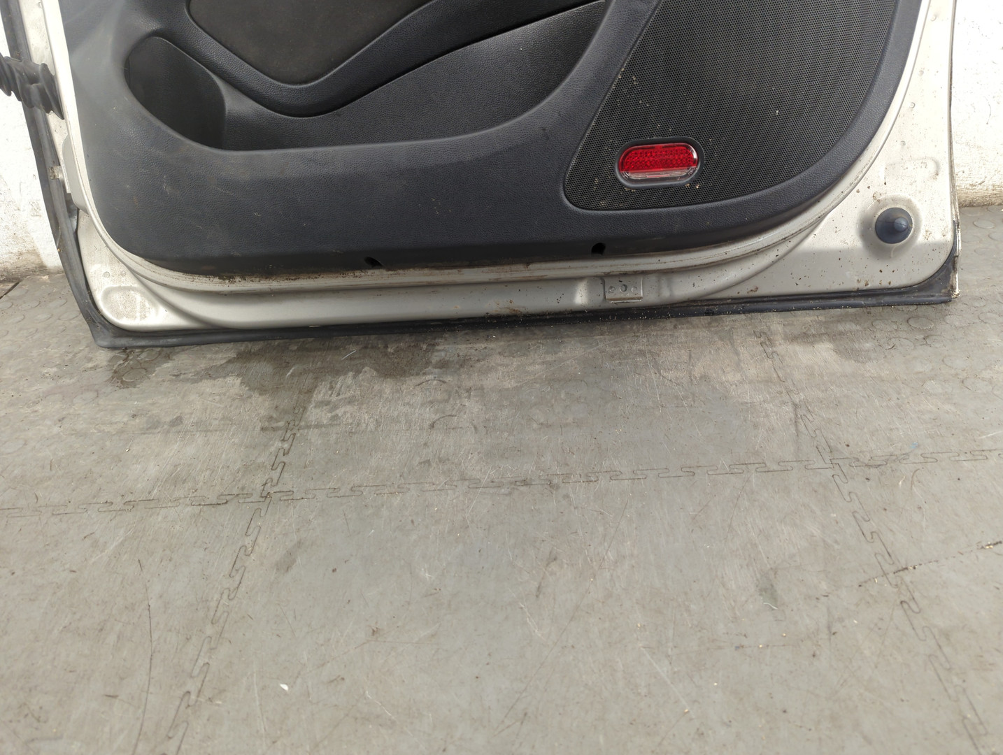 Дверь передняя правая