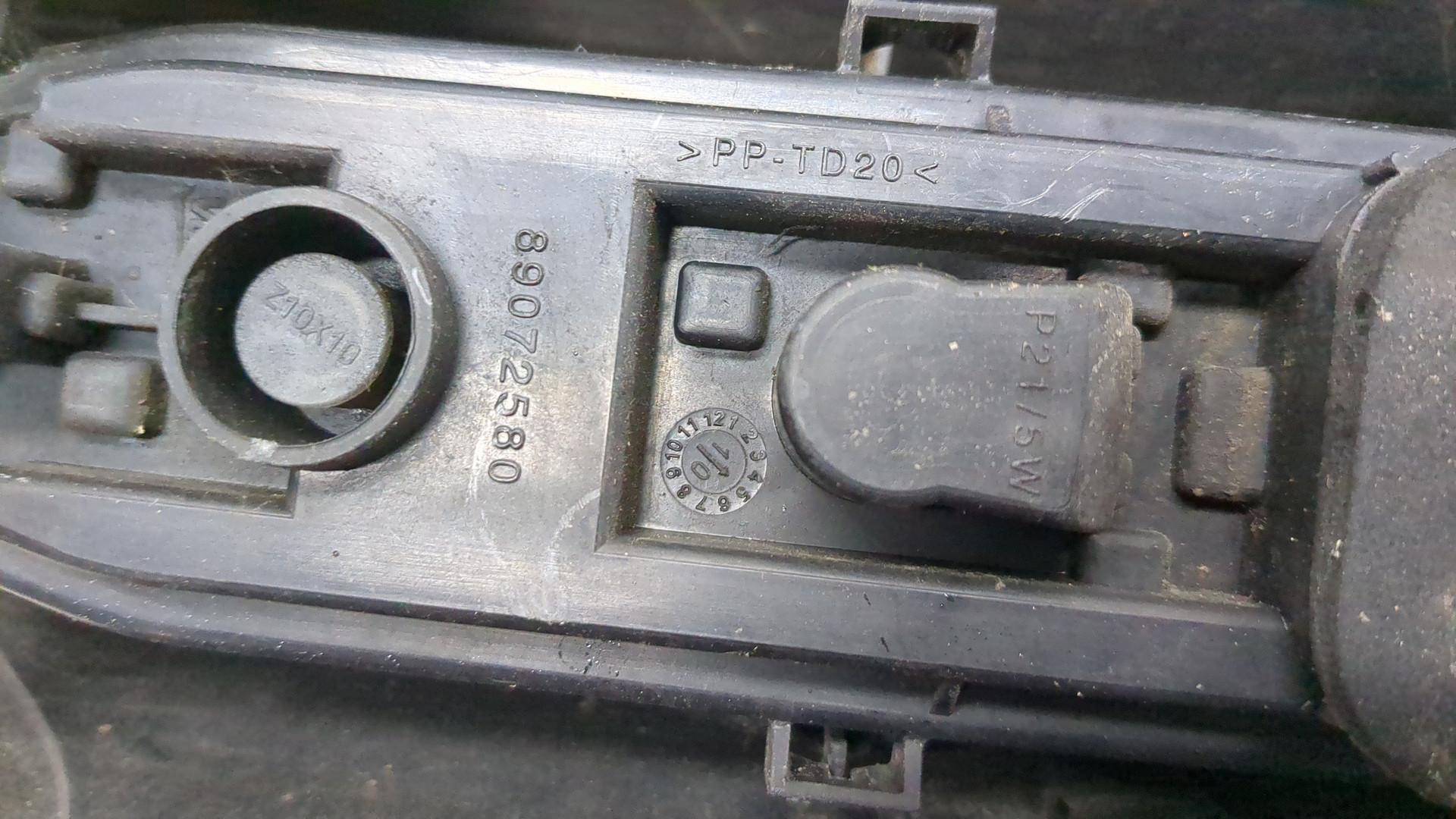 Фонарь задний левый