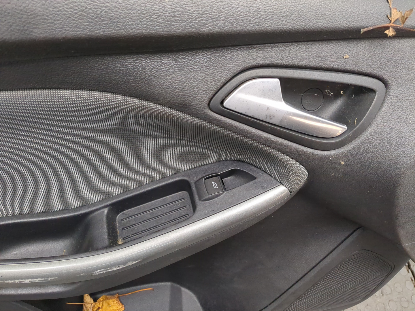 Дверь передняя левая