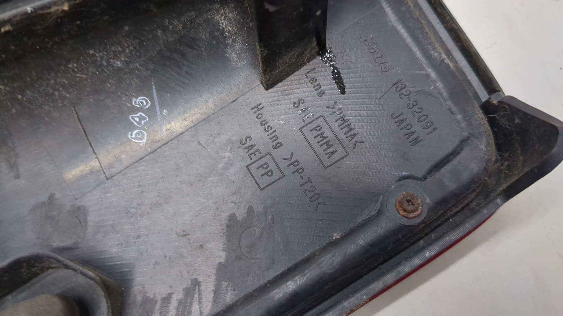 Фонарь задний правый