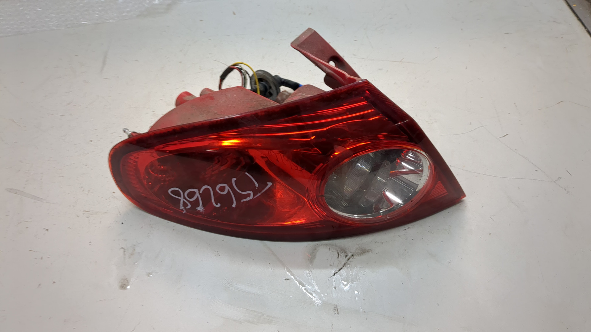 Фонарь задний левый