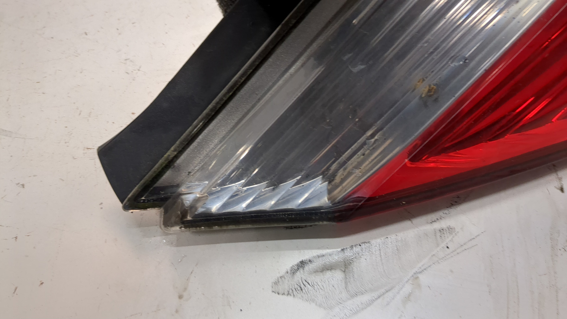 Фонарь задний левый