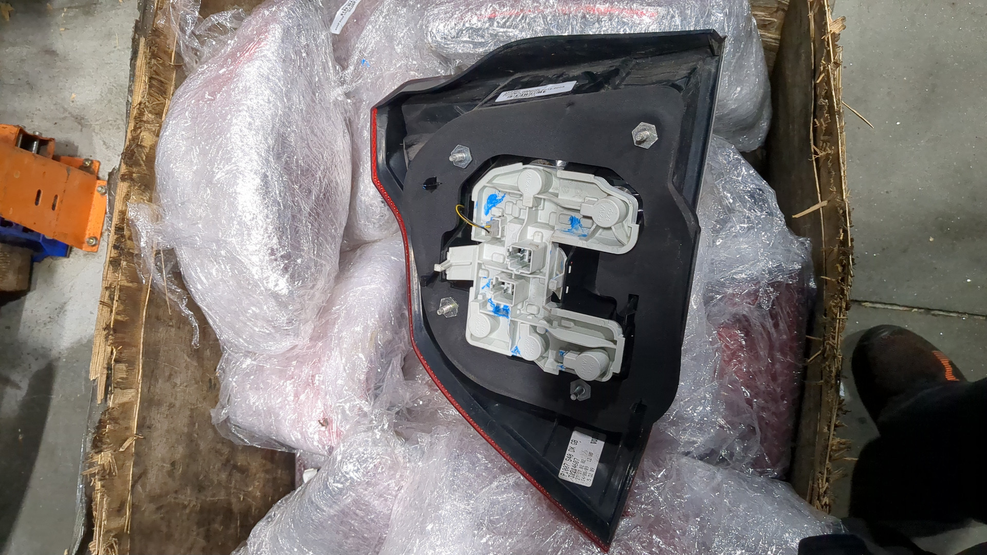 Фонарь задний правый