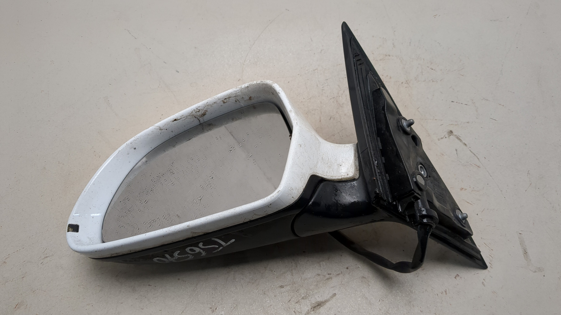 Зеркало левое электрическое