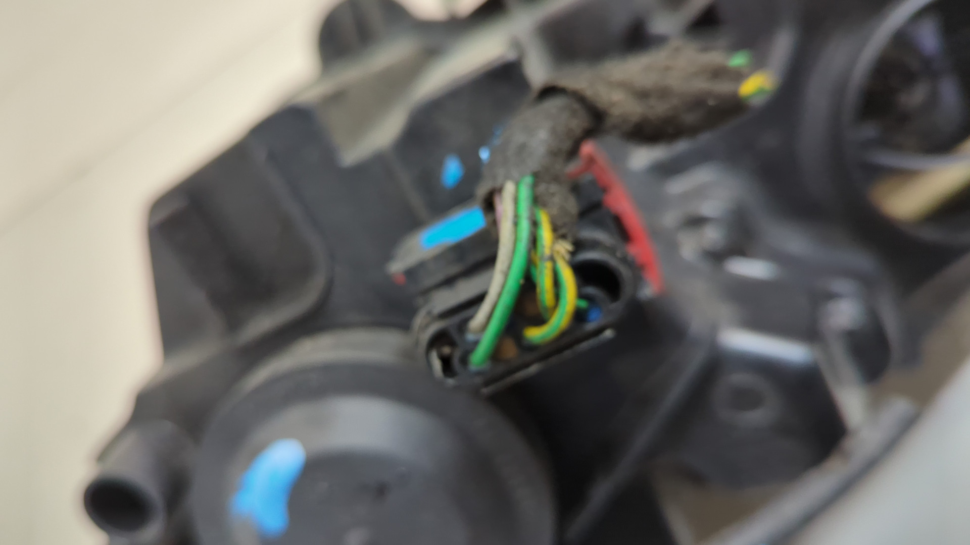 Фара правая