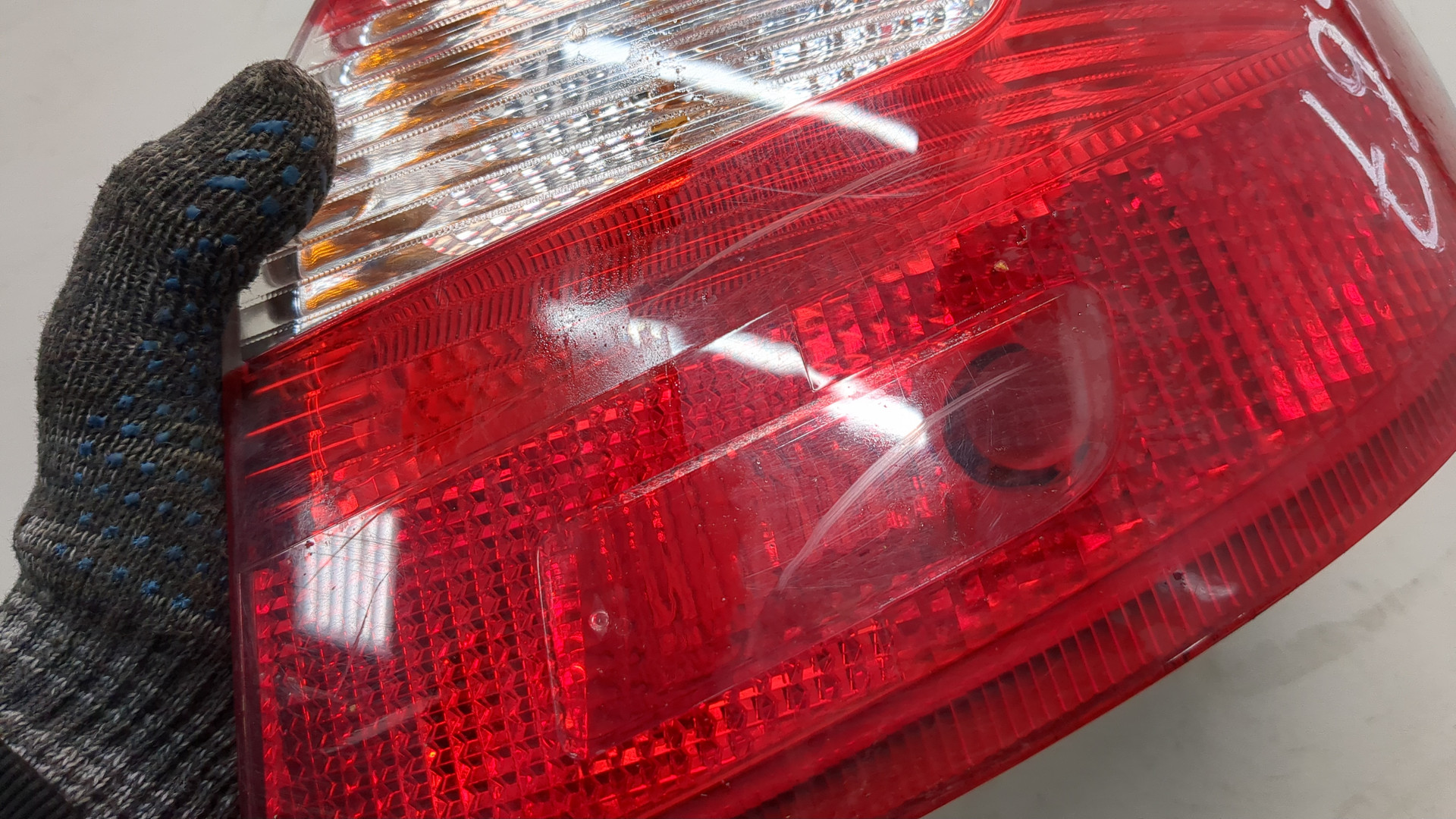 Фонарь задний правый