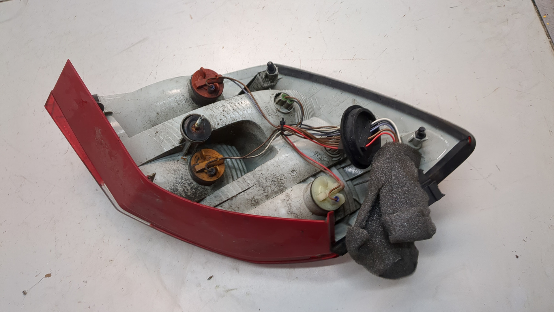 Фонарь задний правый