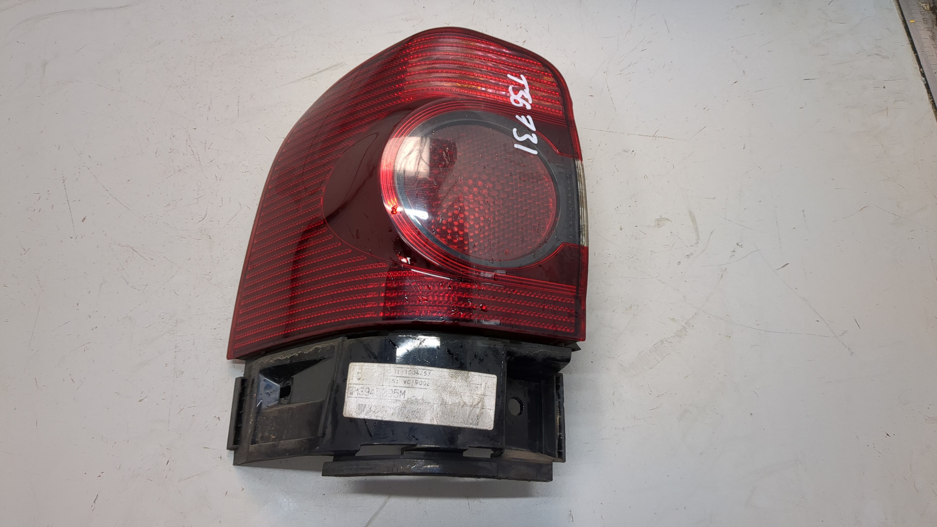 Фонарь задний правый