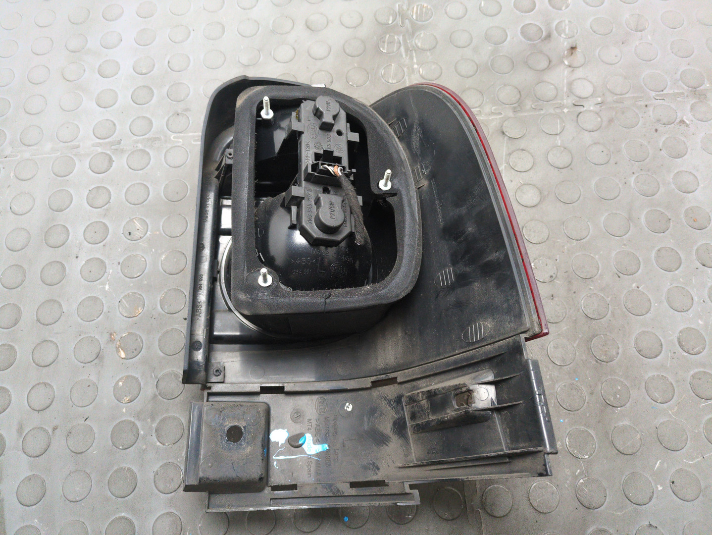 Фонарь задний правый