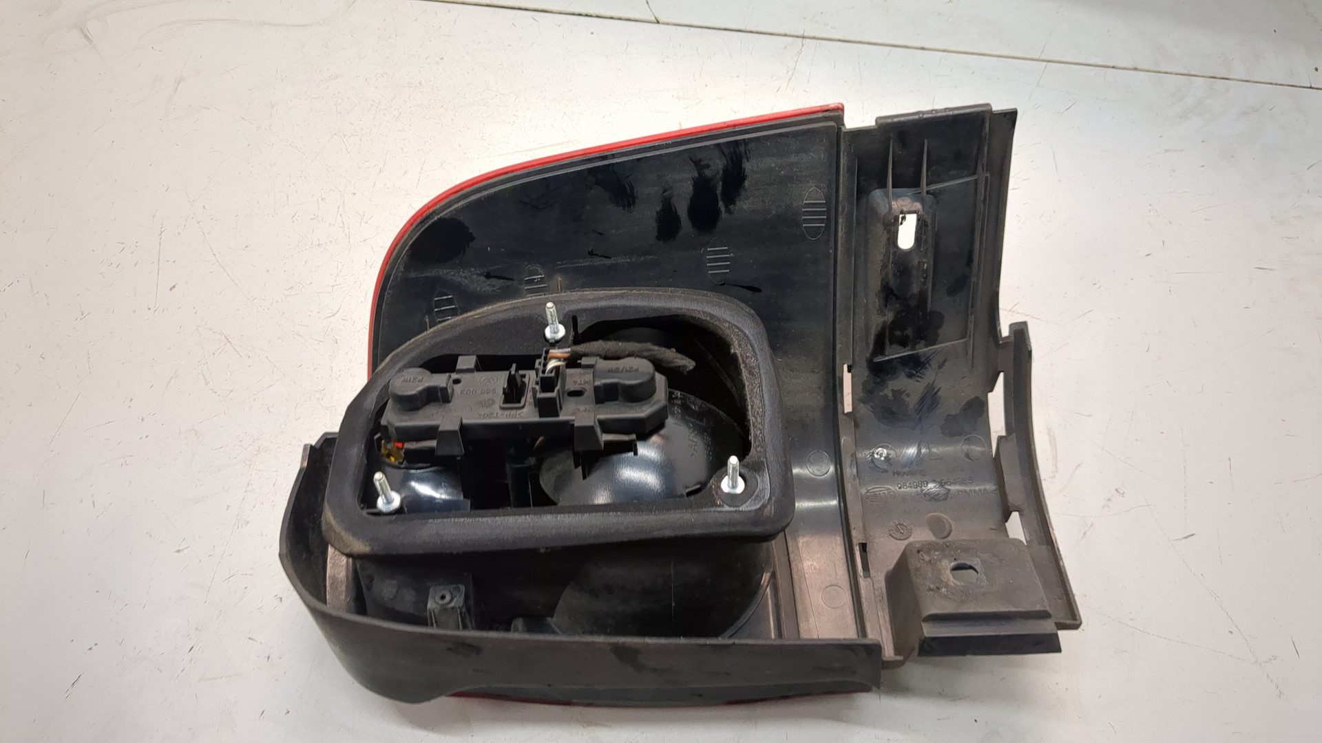 Фонарь задний правый