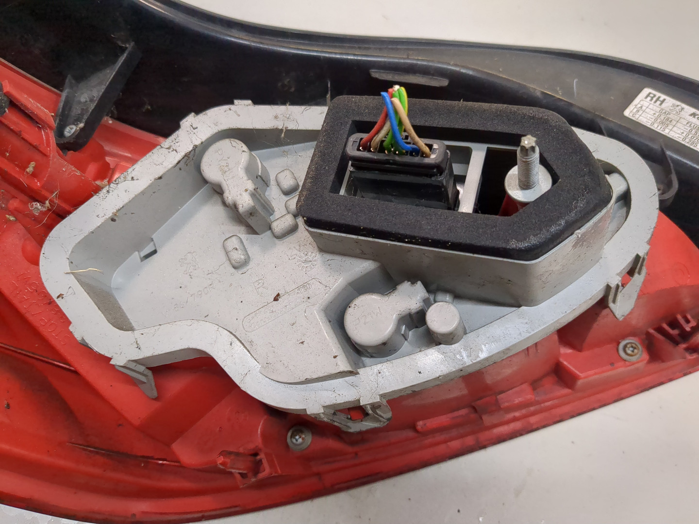 Фонарь задний правый