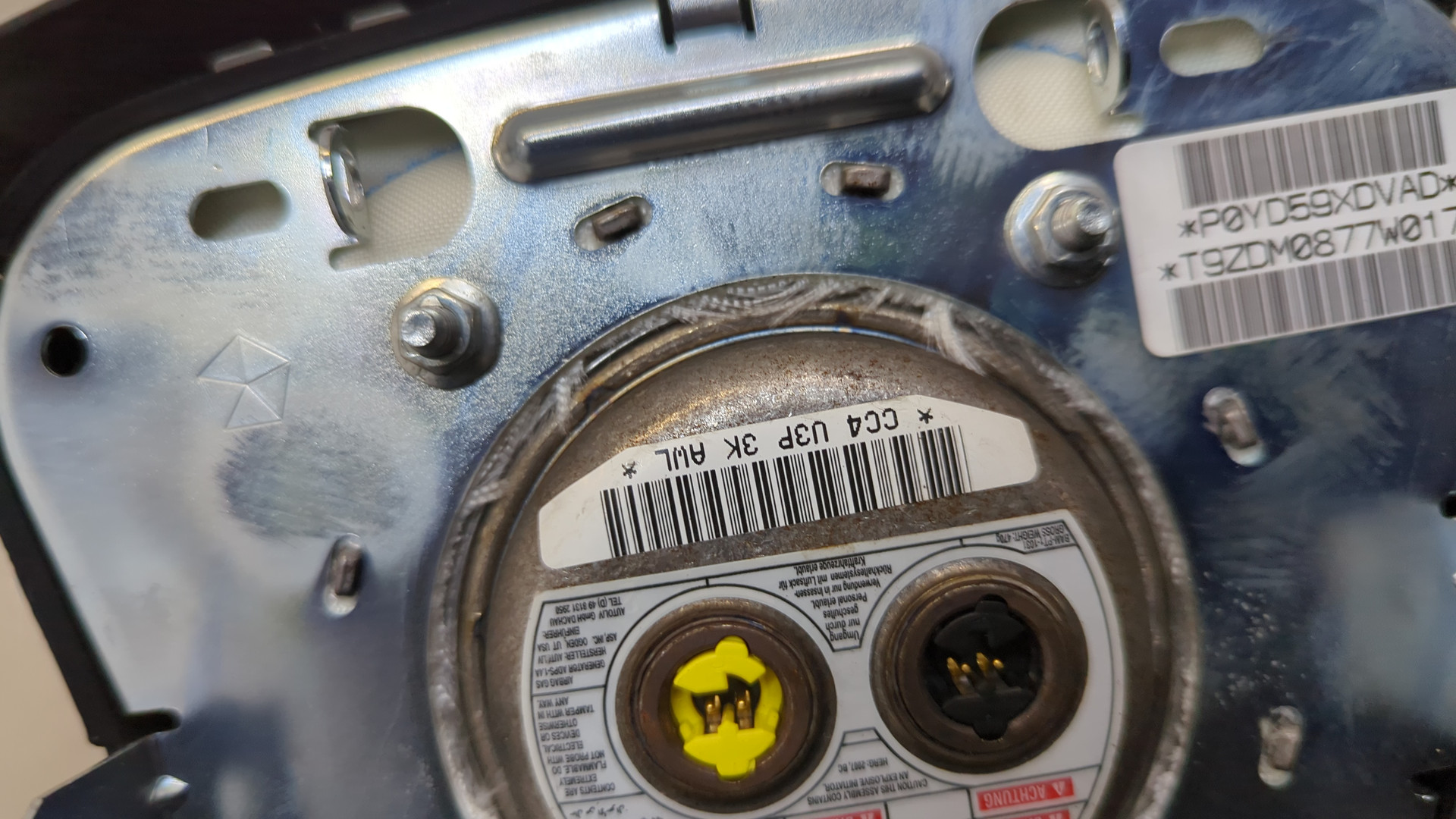 Подушка безопасности в рулевое колесо