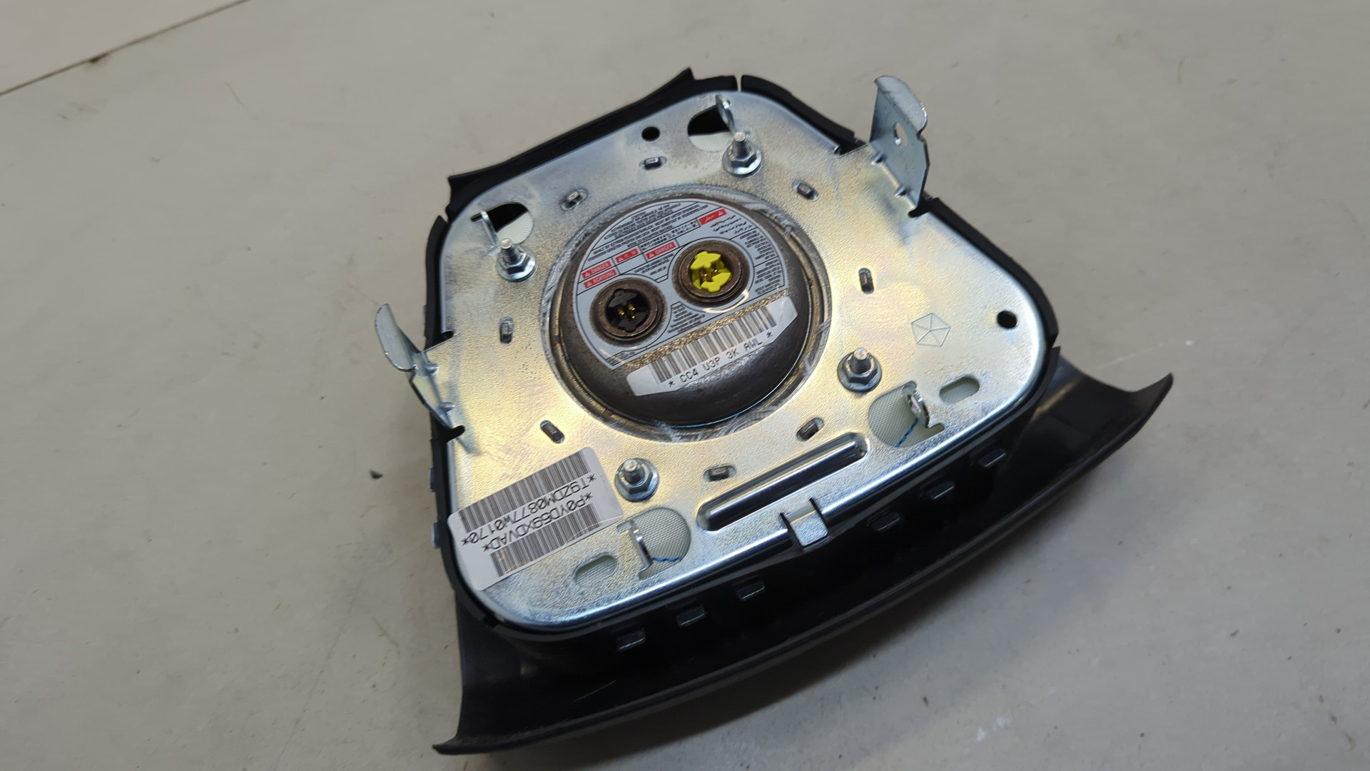 Подушка безопасности в рулевое колесо