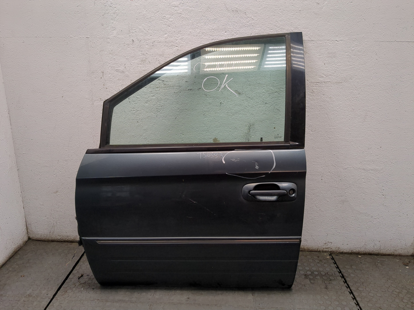 Дверь передняя левая