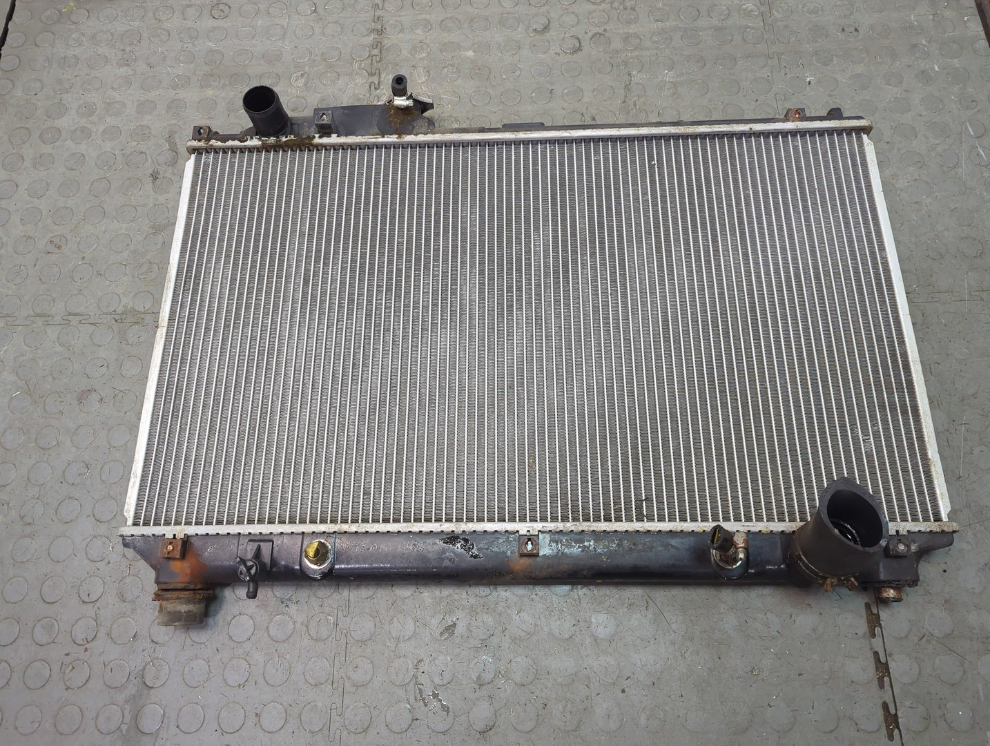 Радиатор охлаждения двигателя основной