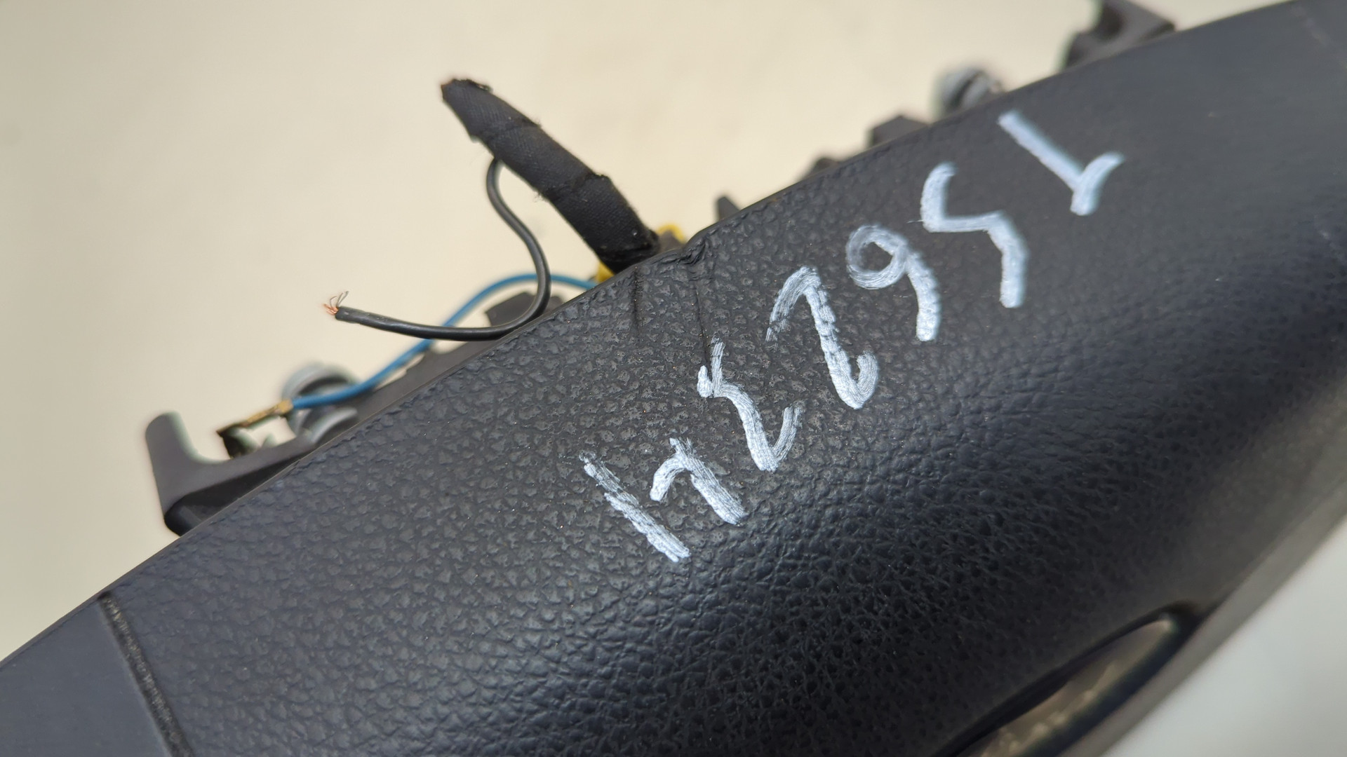 Подушка безопасности в рулевое колесо